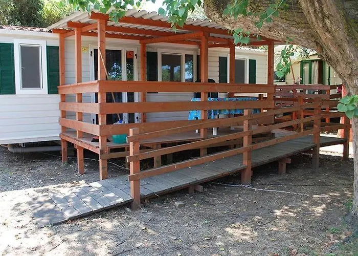 营地 露营国际米兰迪卡斯特儿福萨诺酒店 *