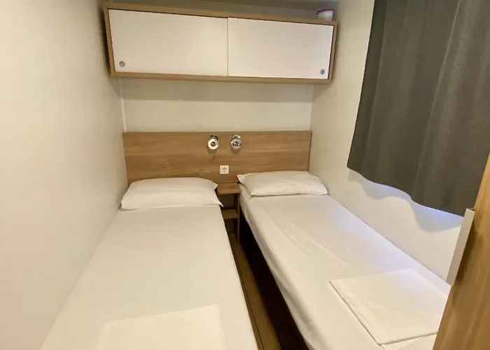 营地 露营国际米兰迪卡斯特儿福萨诺酒店 *