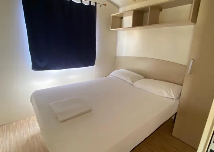 露营国际米兰迪卡斯特儿福萨诺酒店