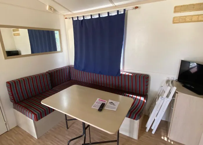 露营国际米兰迪卡斯特儿福萨诺酒店